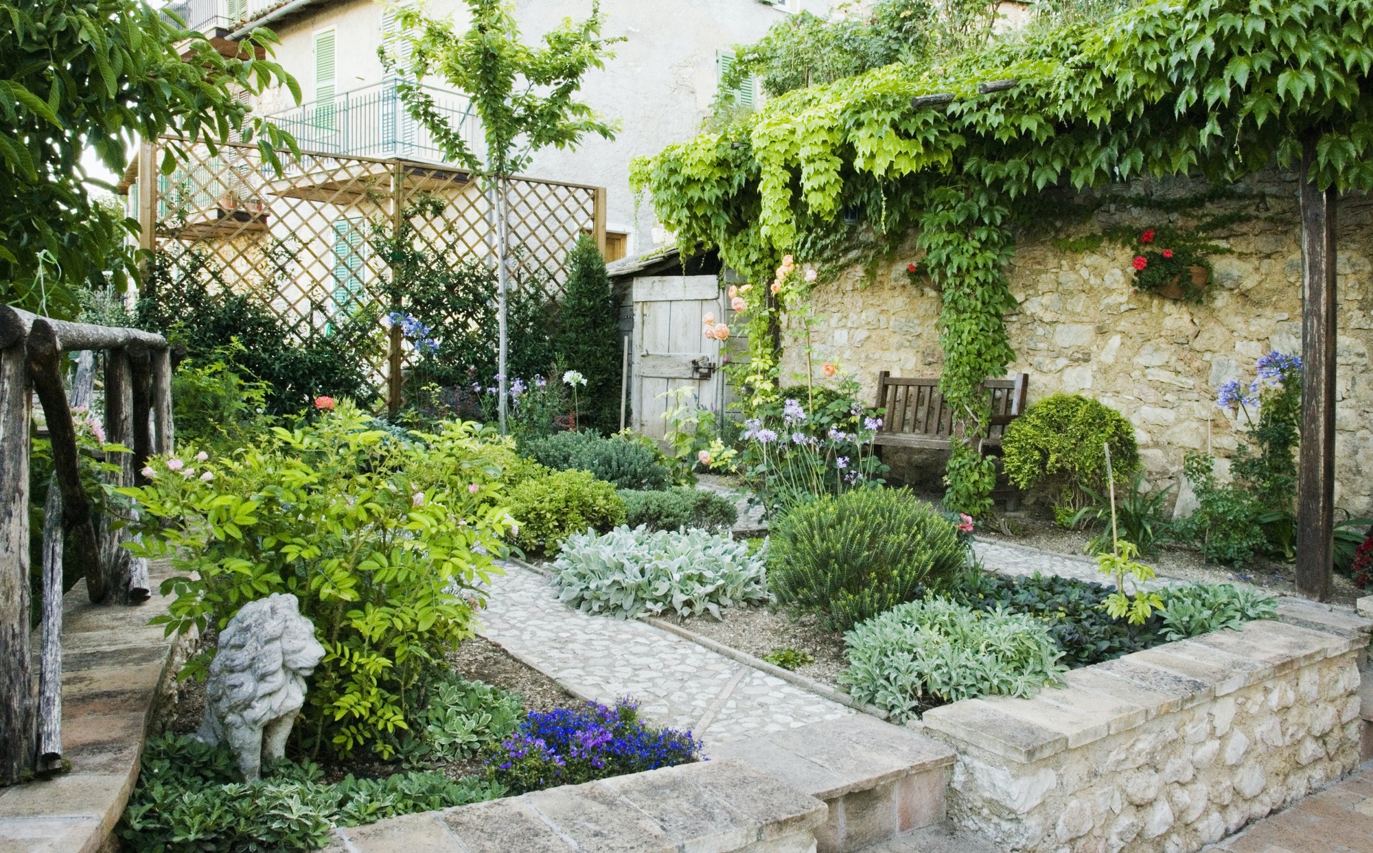 Custom Lawn Makeover